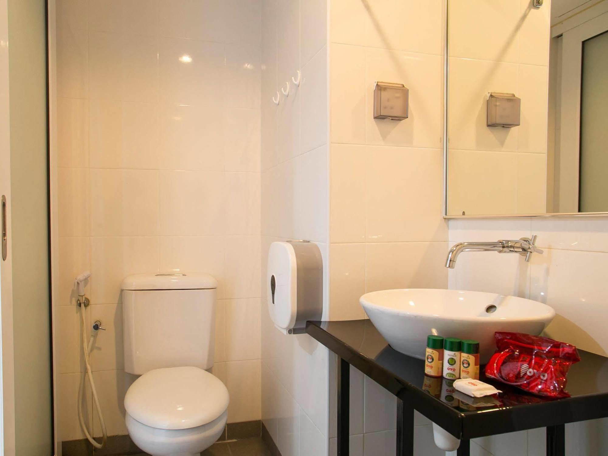 Oyo 180 V Hotel Κουάλα Λουμπούρ Εξωτερικό φωτογραφία